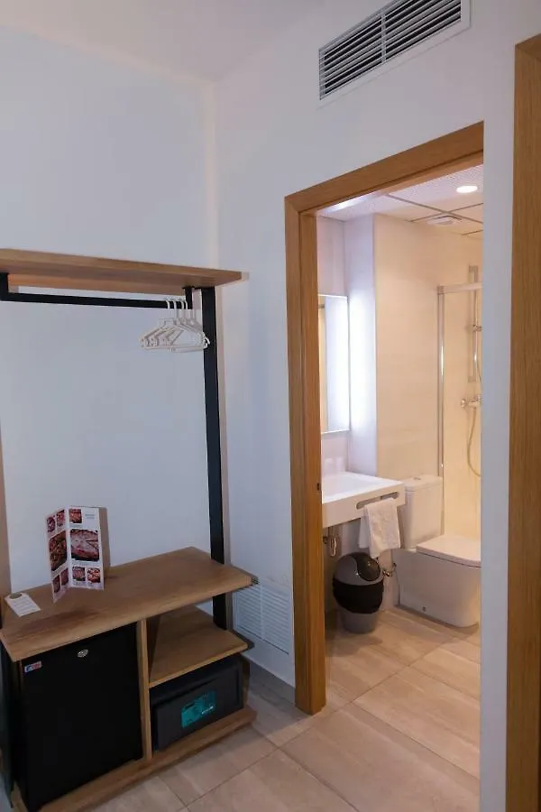 Guest house Hostal Paris Barcelona